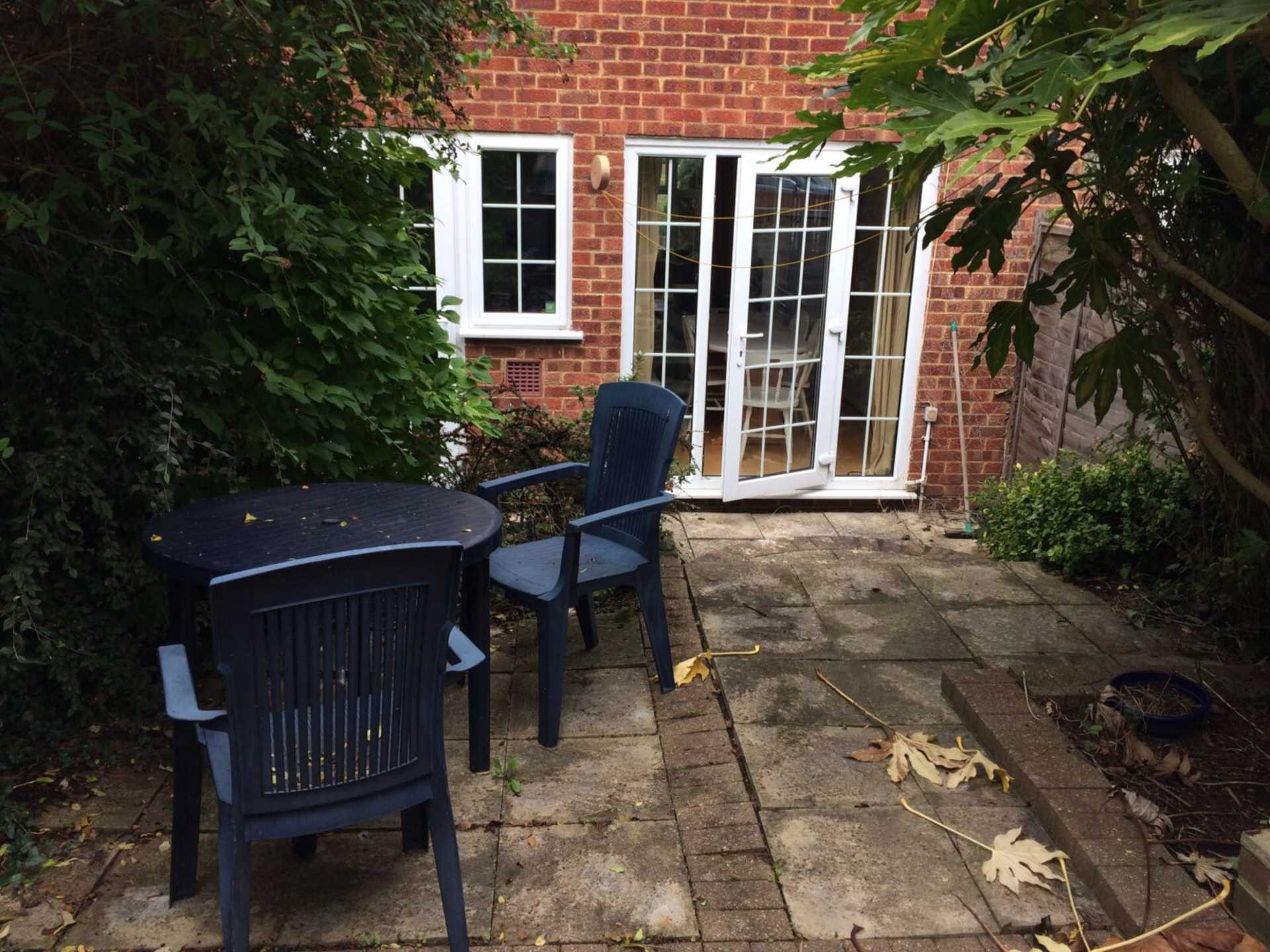 3 bed student house to rent on Broadacres, Guildford, GU3 3BB StuRents