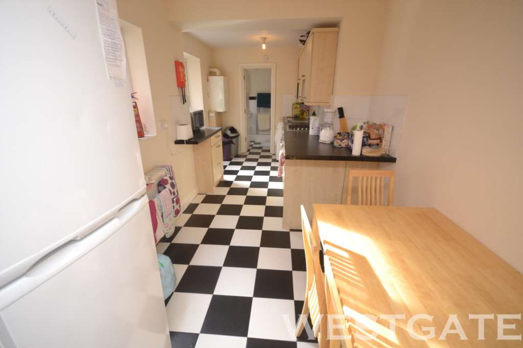 4 bed student house to rent on Highgrove Street, Reading, RG1 5EN