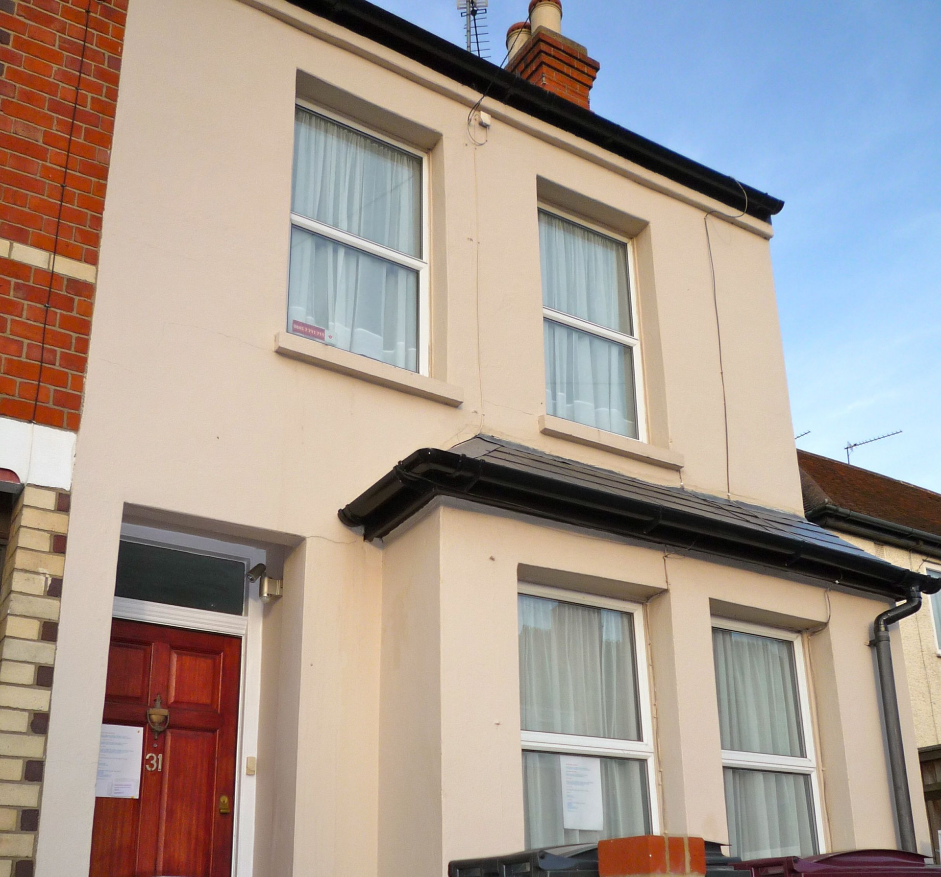 4 bed student house to rent on Wykeham Road, Reading, RG6 1NR StuRents