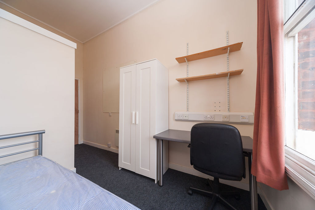 House One - Ensuites student 4 bed flat to rent on High Street, Hull ...