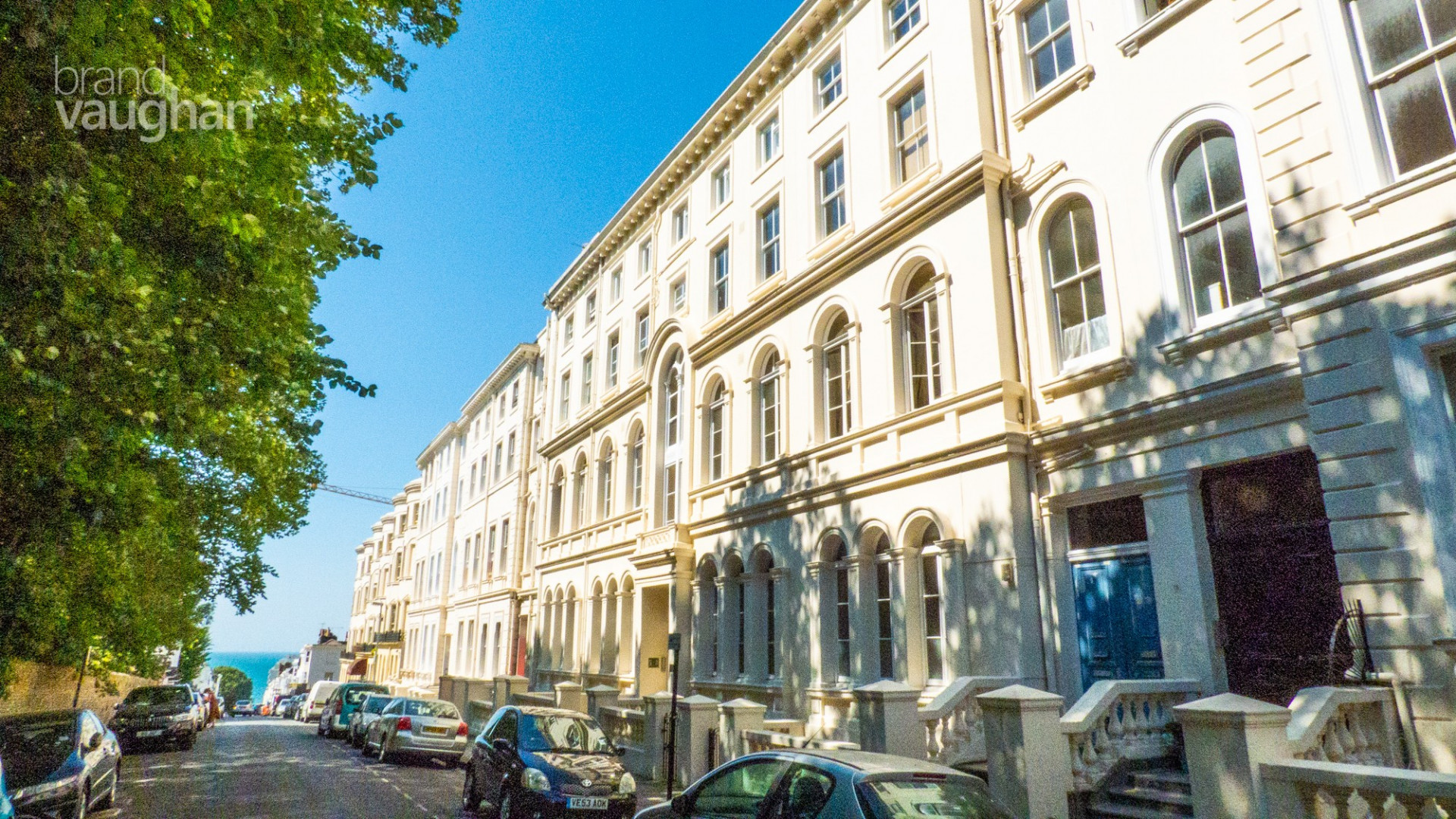 Student studio flat to rent on Norfolk Terrace, Brighton, BN1 3AD