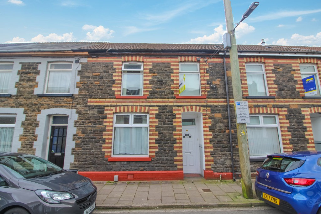 4 bed student house to rent on Meadow Street, Pontypridd, CF37 1SR