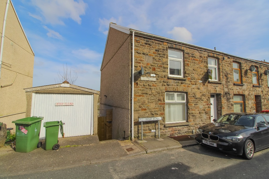 5 bed student house to rent on Wood Road, Pontypridd, CF37 1RG StuRents