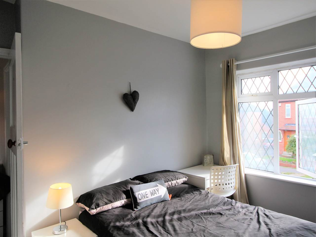 Student studio flat to rent on Eden Crescent, Leeds, LS4 2TS StuRents