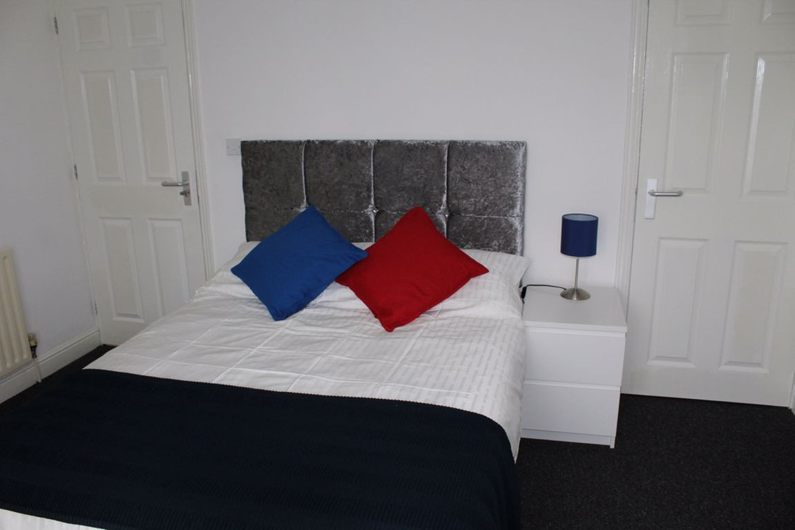 Student studio flat to rent on Bracebridge Street, Nuneaton, CV11 5PD