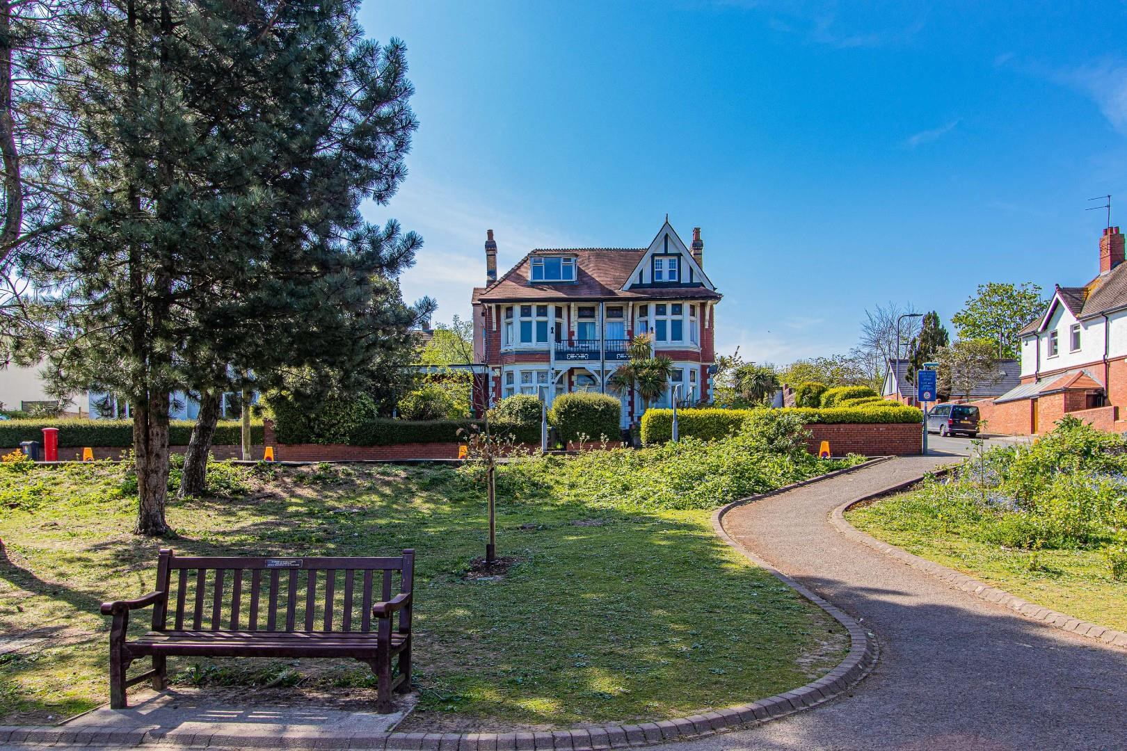 5 bed student house to rent on Lake Road West, Cardiff, CF23 5PJ StuRents