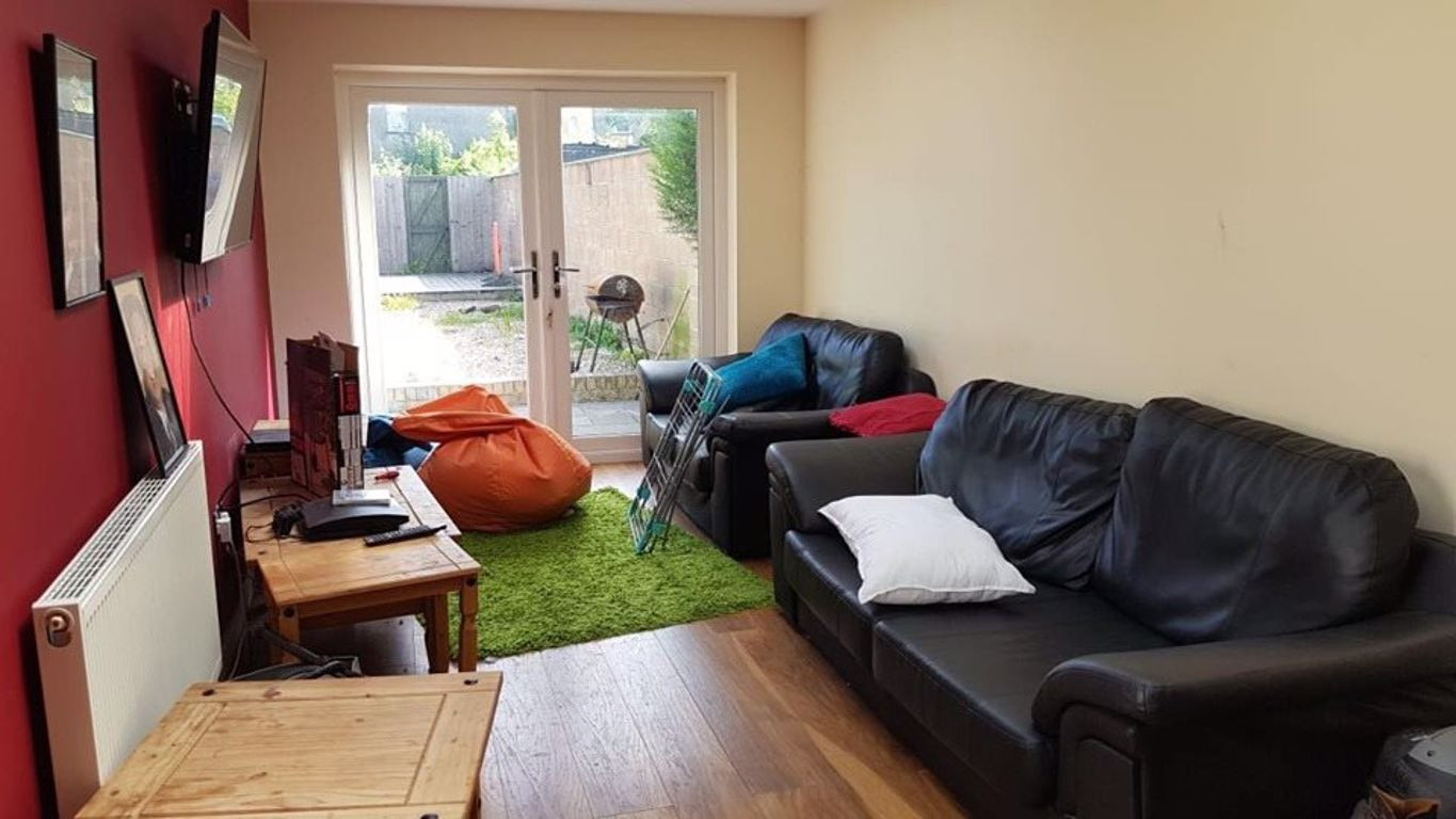 7 bed student house to rent on Gordon Road, Cardiff, CF24 3AJ StuRents