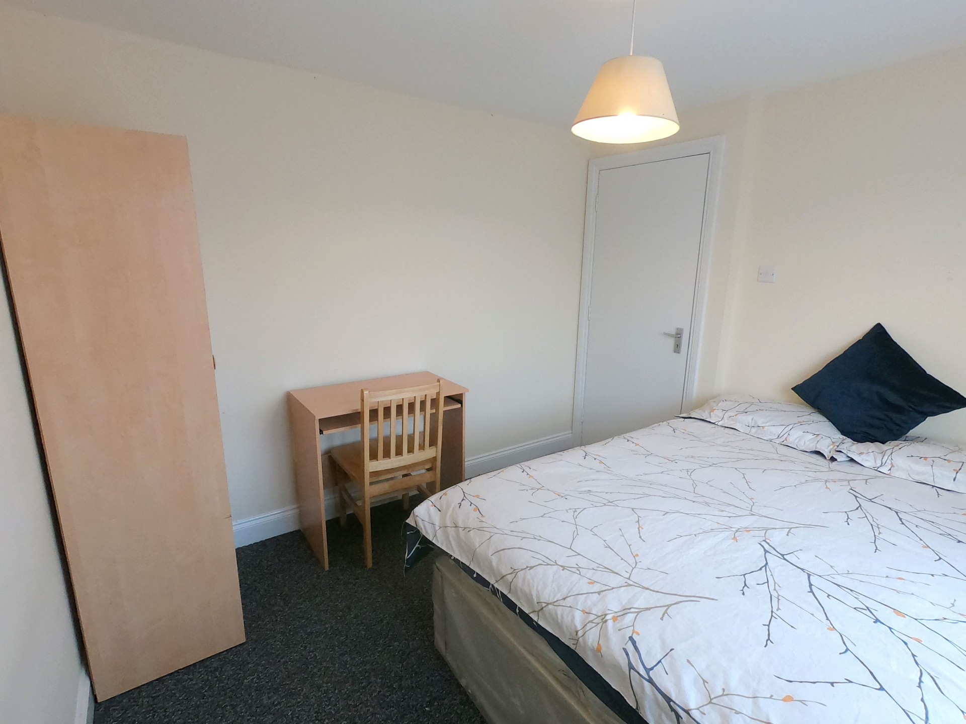 1 bed student house to rent on ROOM A, WATERLOO ROAD, LONDON, NW2 2TY