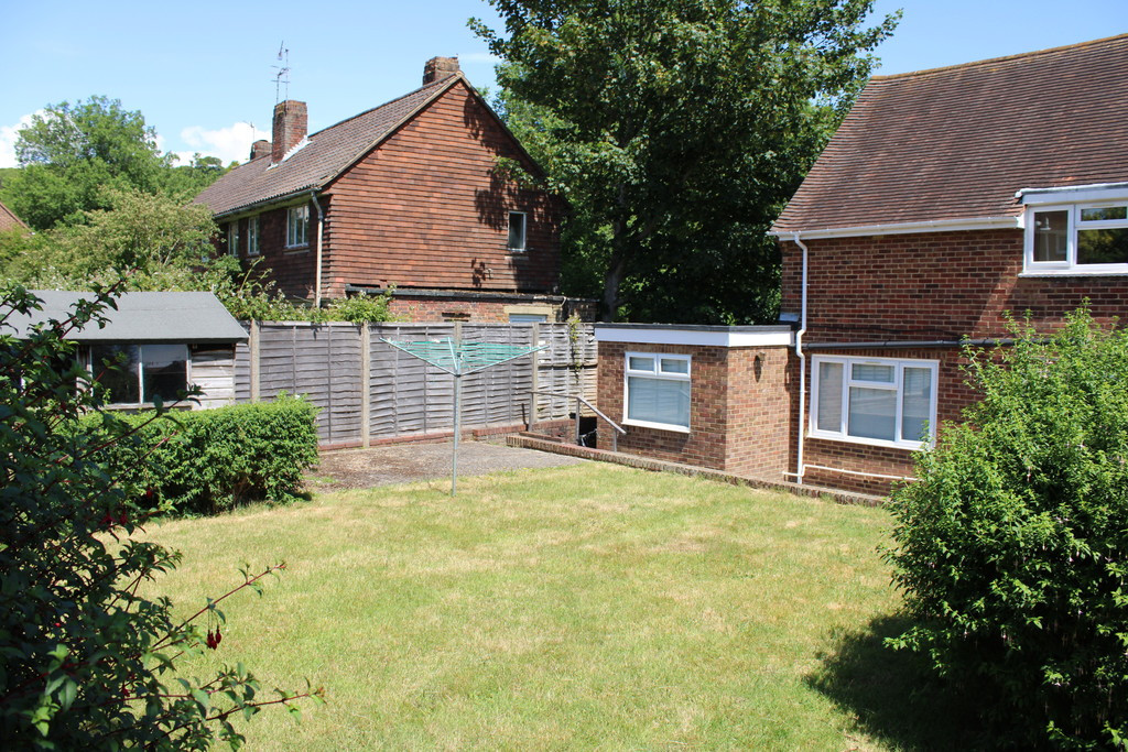 6 bed student house to rent on Coldean Lane, Brighton, BN1 9GE StuRents