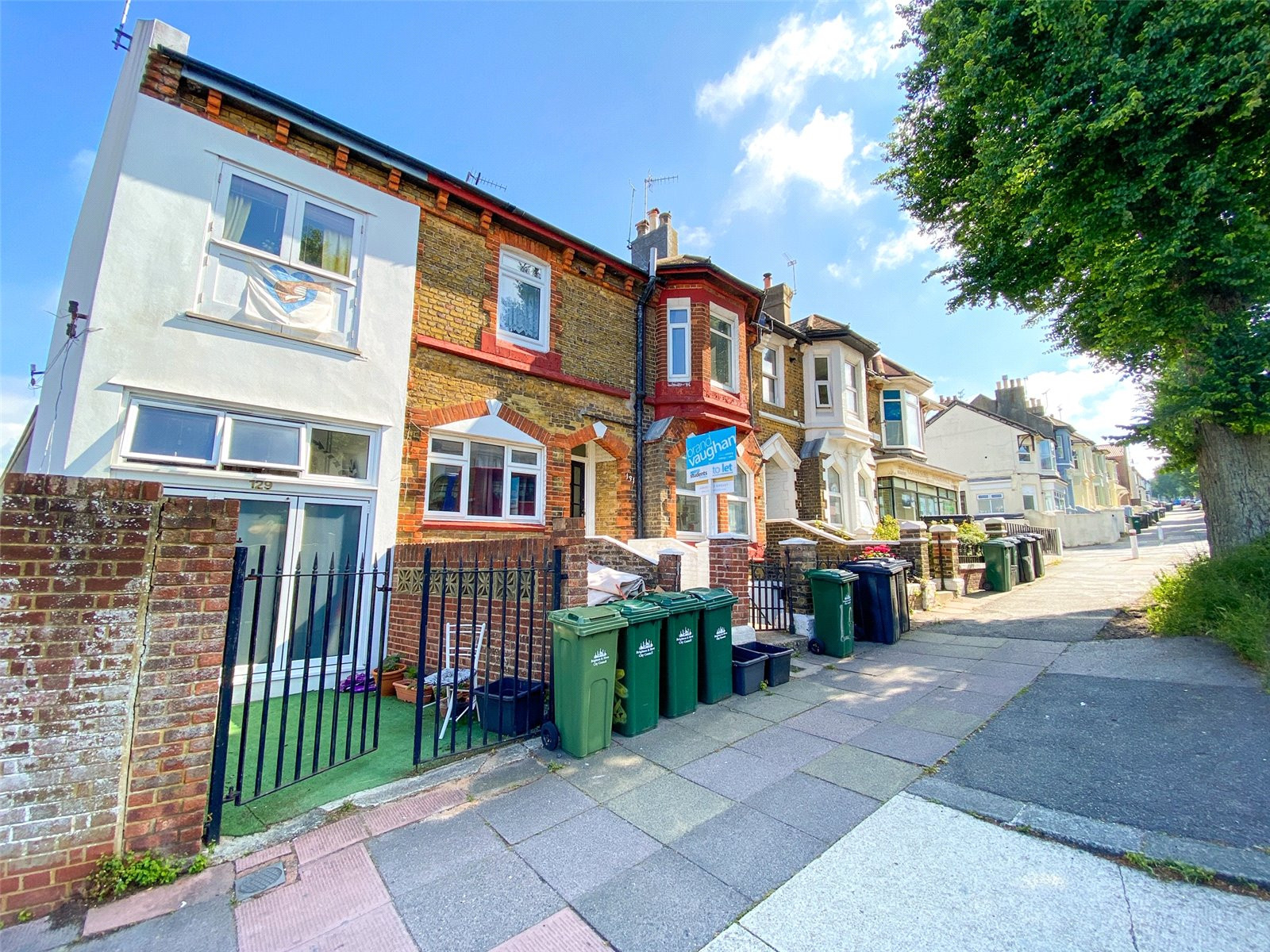5 bed student house to rent on Elm Grove, Brighton, BN2 3ES StuRents