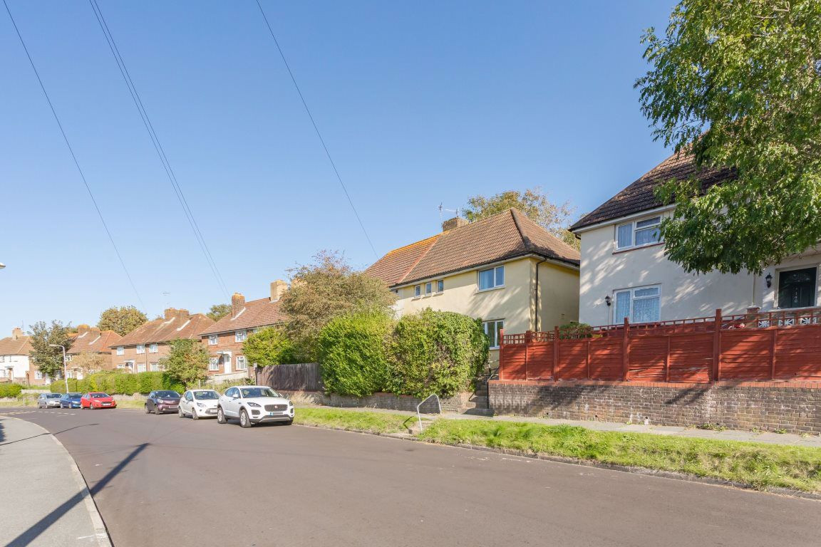 4 bed student house to rent on Birdham Road, Brighton, BN2 4RR StuRents