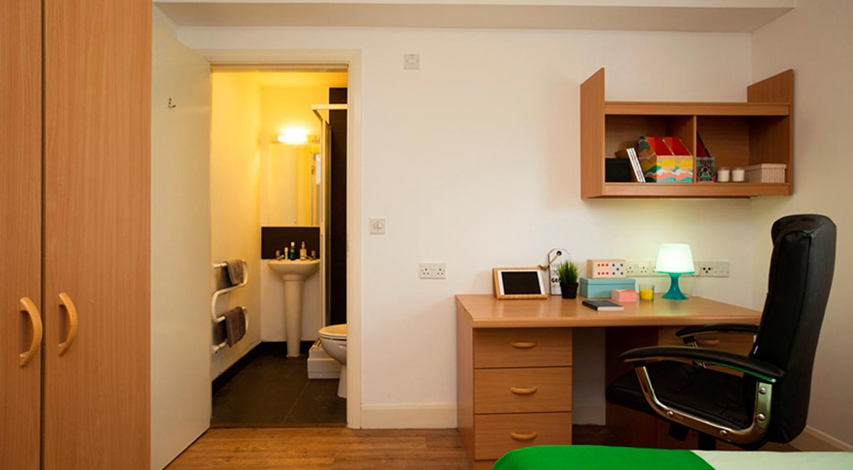 Deluxe Ensuite student 1 bed flat to rent on Western Road, Leicester, LE3 0GF StuRents