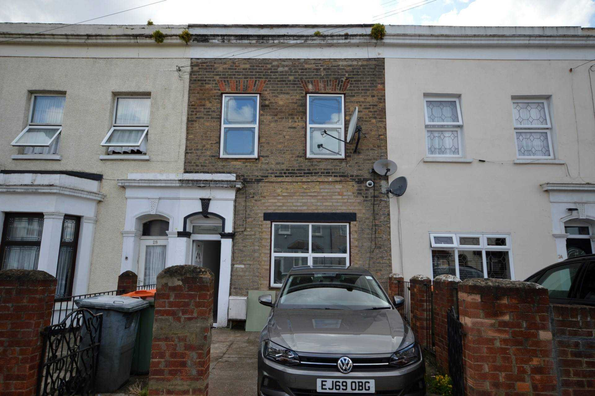 4 bed student house to rent on Westbury Road, London, E7 8BU StuRents