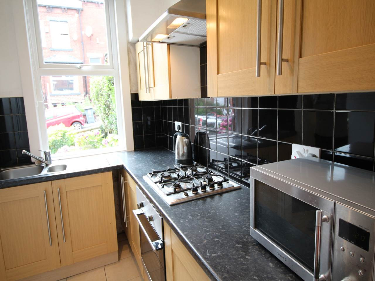 Student studio flat to rent on Wetherby Grove (Room 4), Leeds, LS4 2JH