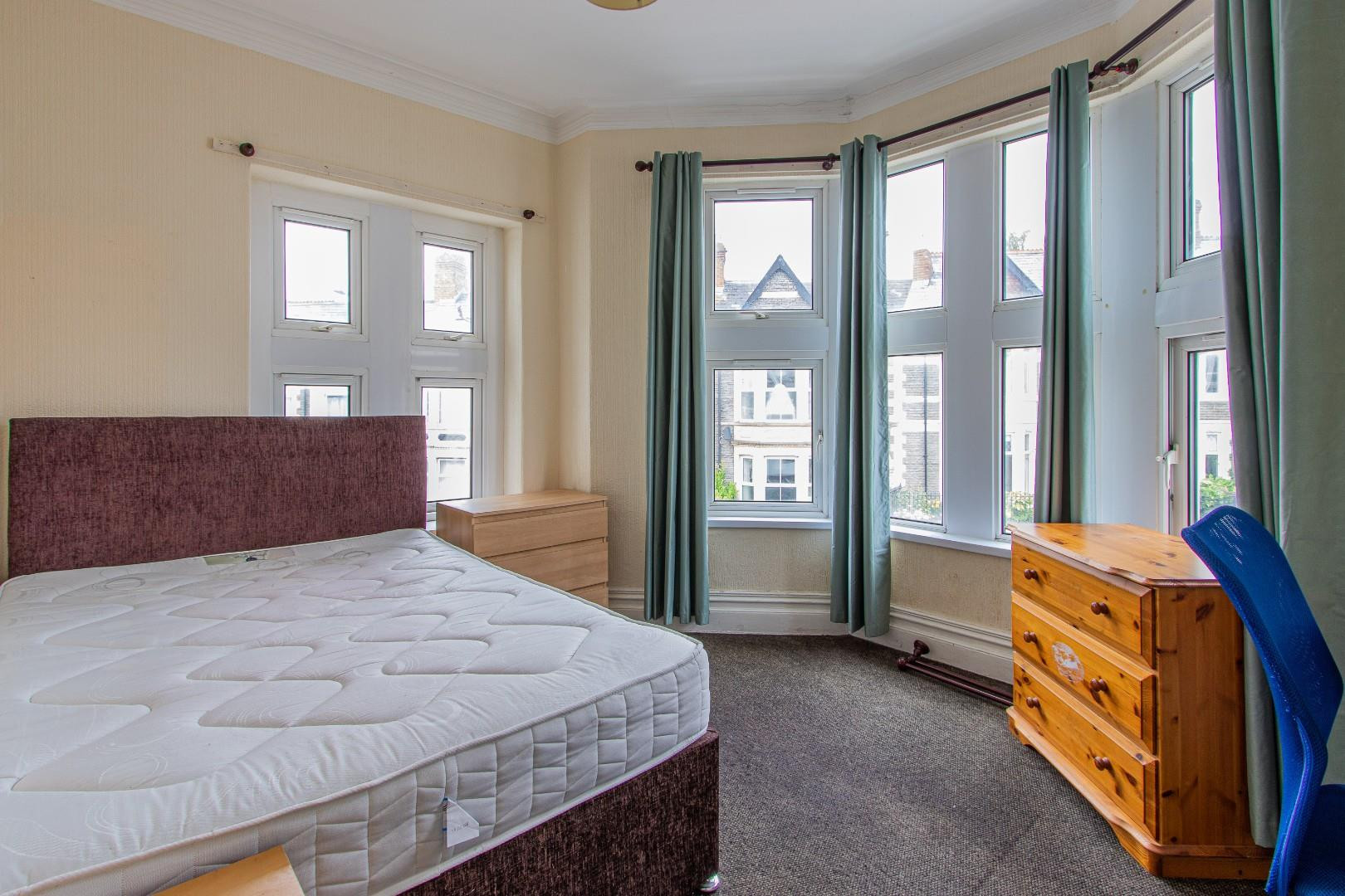 6 bed student house to rent on Mackintosh Place, Cardiff, CF24 4RT