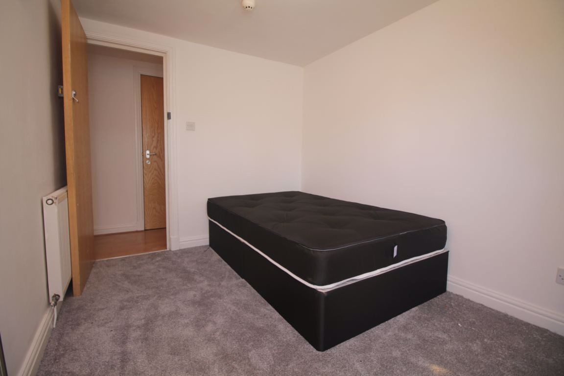 3 bed student house to rent on Albany Road, Cardiff, CF24 3LH StuRents