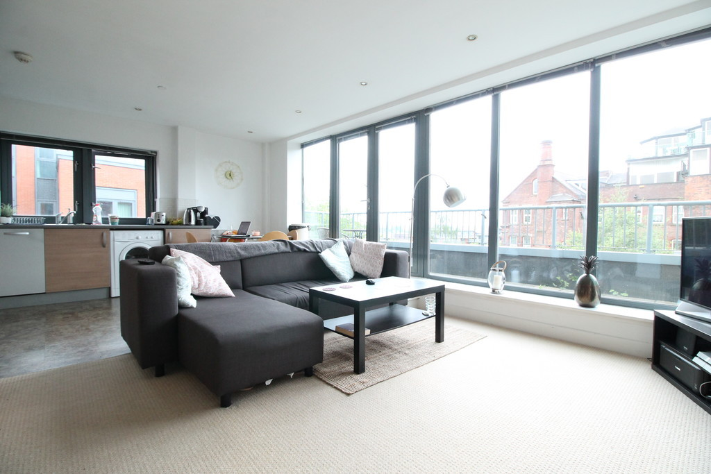 Student studio flat to rent on The Habitat, Nottingham, NG1 1GJ StuRents