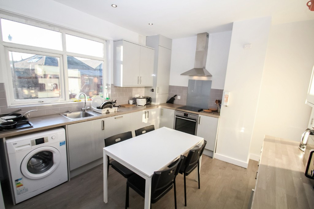 Student studio flat to rent on Morris Lane, Leeds, LS5 3JT StuRents