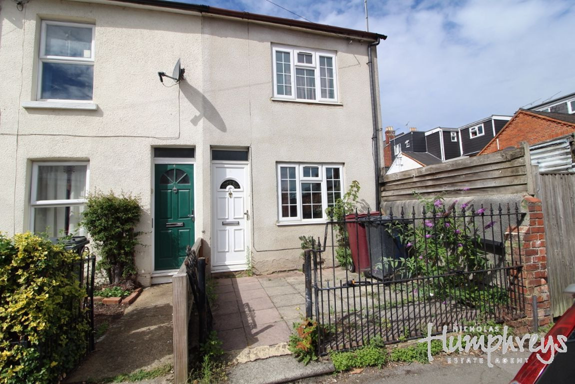 4 bed student house to rent on Foxhill Road, Reading, RG1 5QS StuRents