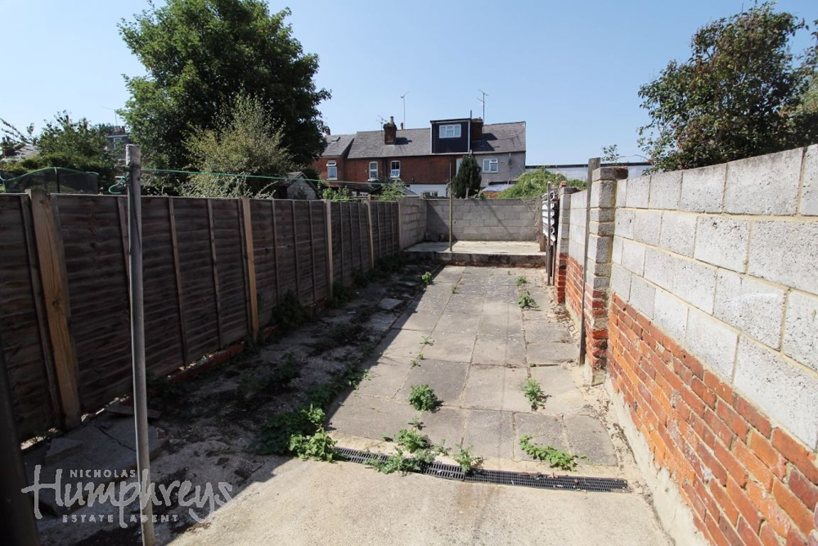 4 bed student house to rent on Foxhill Road, Reading, RG1 5QS StuRents