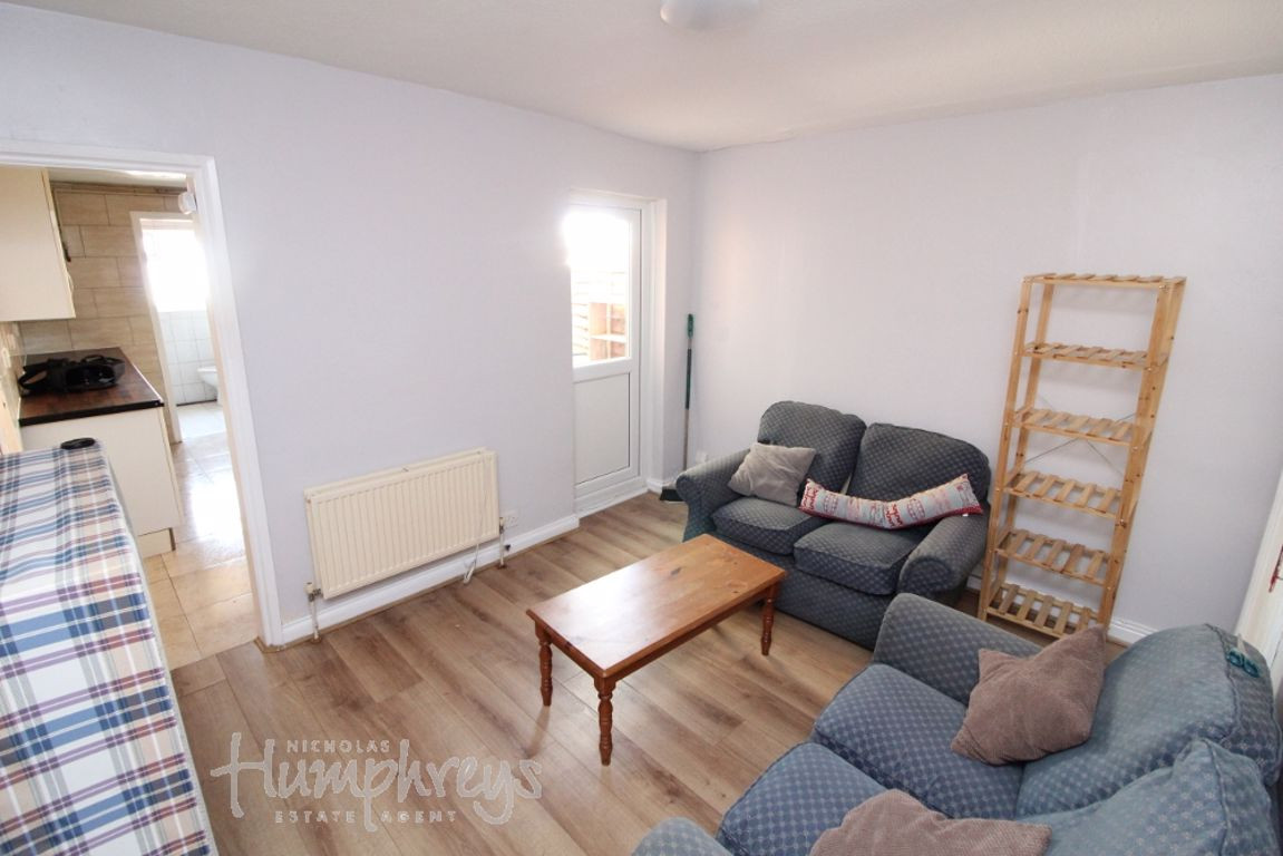 4 bed student house to rent on Foxhill Road, Reading, RG1 5QS StuRents