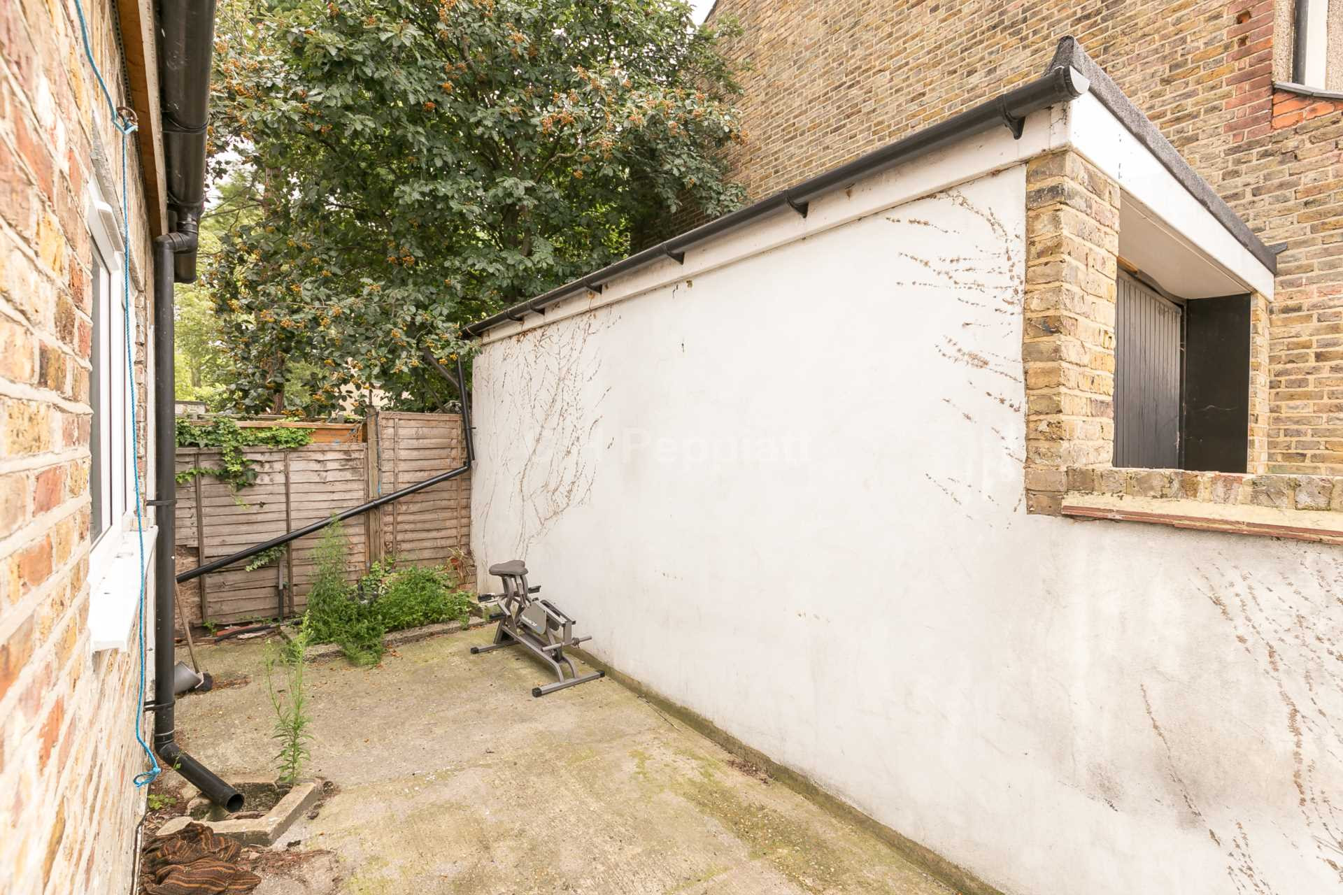 2 bed student house to rent on Cranleigh Road, London, N15 3AD StuRents