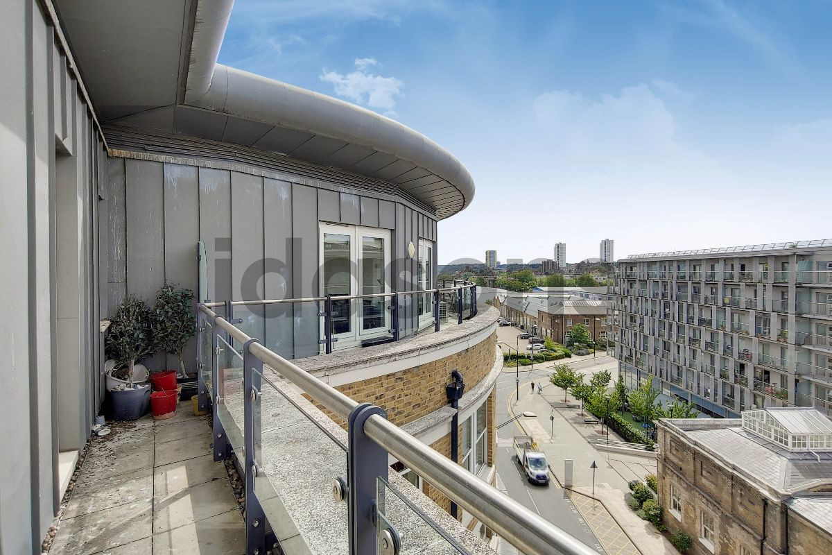 3 bed student house to rent on Cadogan Road, London, SE18 6YU StuRents