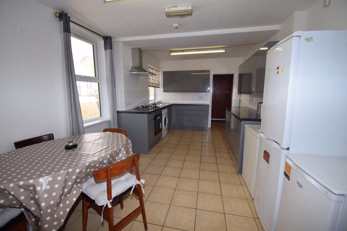 6 bed student house to rent on Duffield Road, Derby, DE1 3BB StuRents