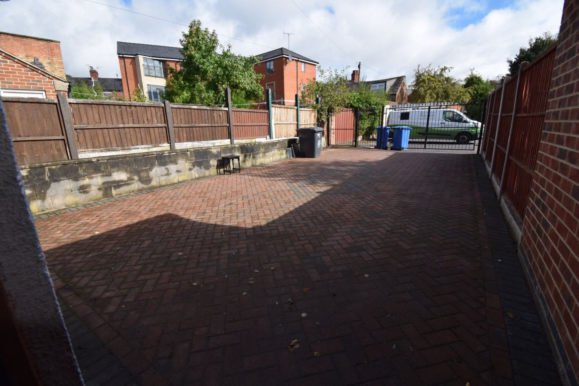 6 bed student house to rent on Duffield Road, Derby, DE1 3BB StuRents