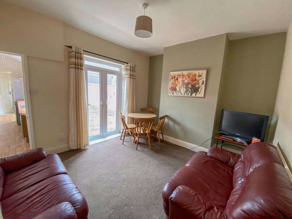 4 bed student house to rent on Cranwell Street, Lincoln, LN5 8BH StuRents