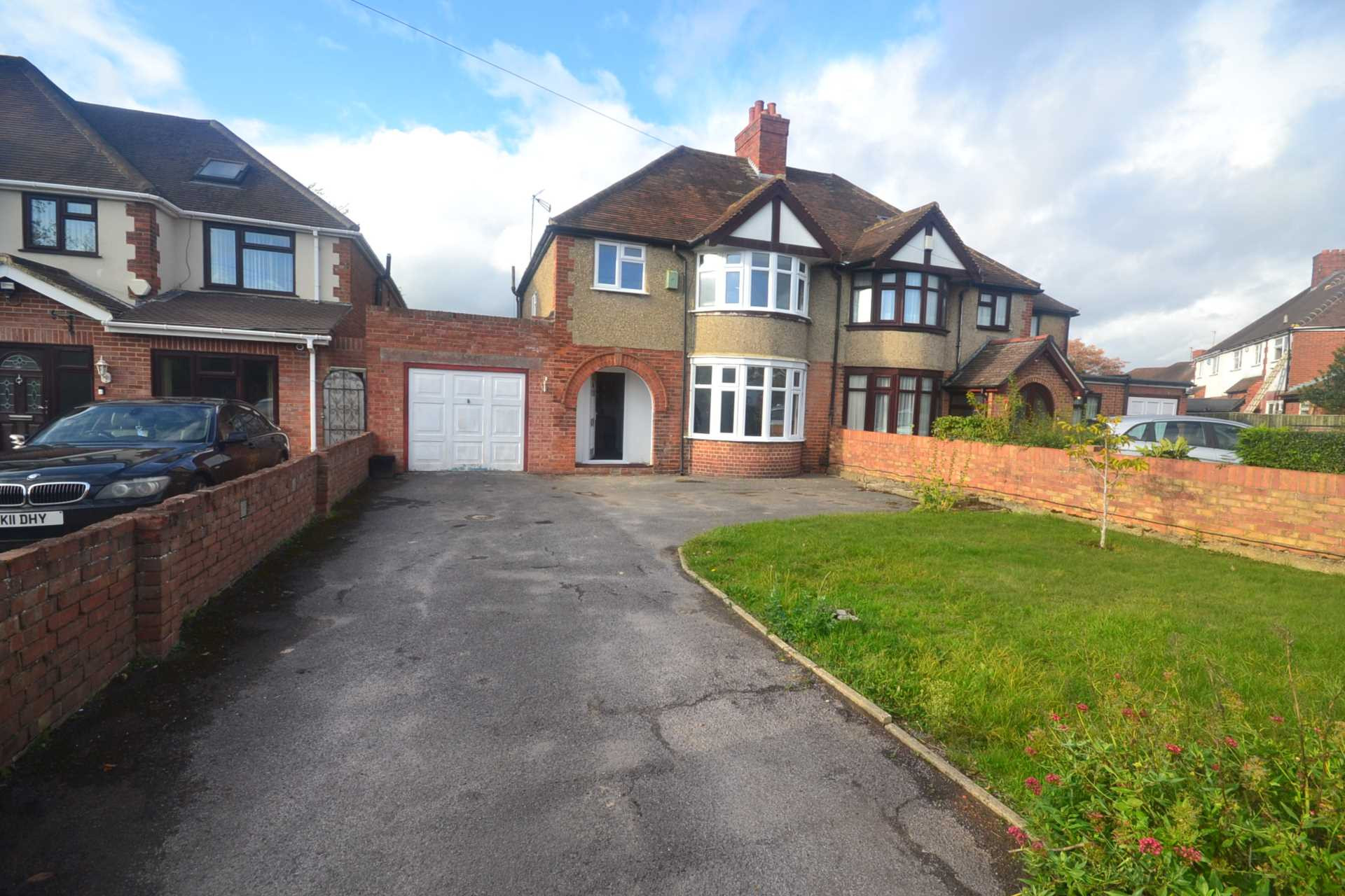 4 bed student house to rent on Culver Lane, Earley, RG6 1DU StuRents