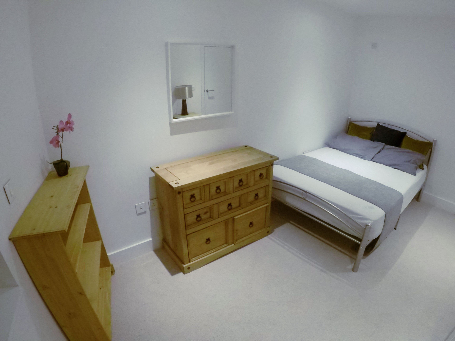 1 bed student house to rent on ROOM C, FLAT 122 LOMBARD WHARF, 12