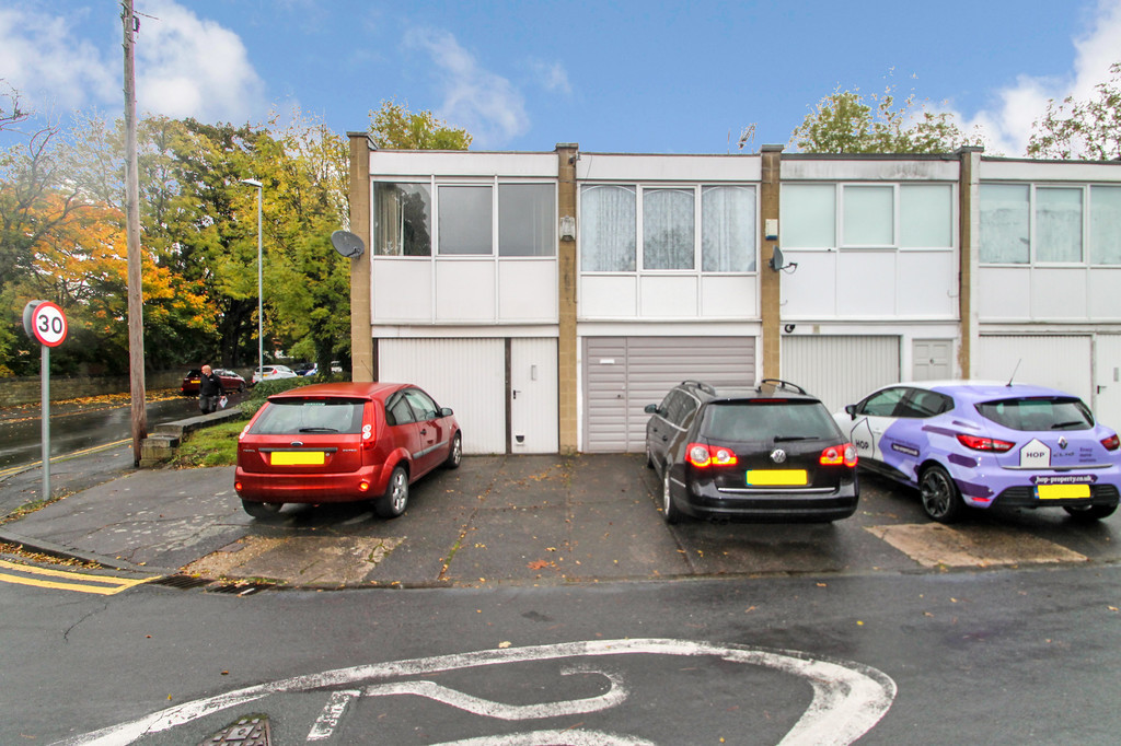 2 bed student house to rent on Newton Garth, Leeds, LS7 4HG StuRents