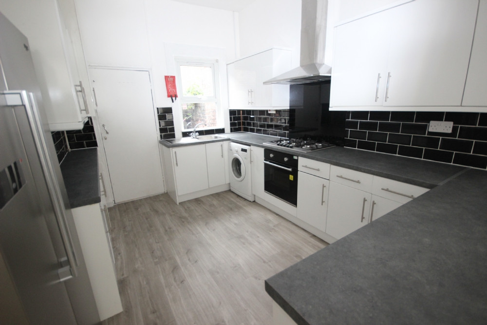 6 bed student house to rent on Rossett Avenue, Liverpool, L17 2AP