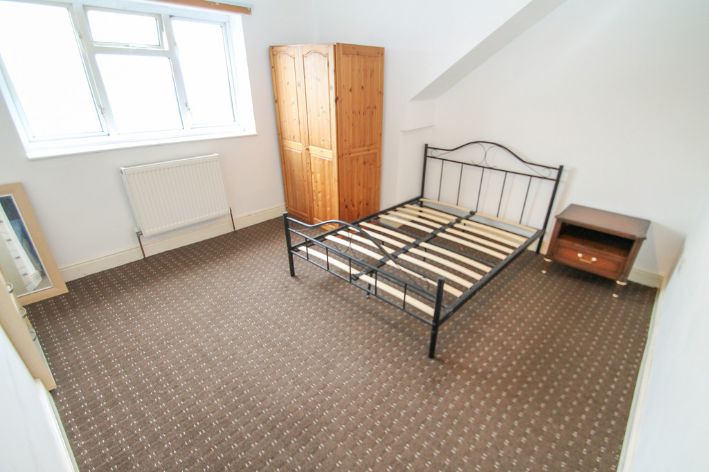 2 bed student house to rent on Harehills Lane, Leeds, LS9 6HJ StuRents