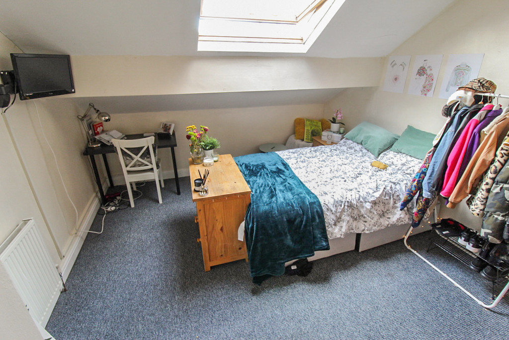 8 bed student house to rent on Cardigan Road, Leeds, LS6 3BJ StuRents