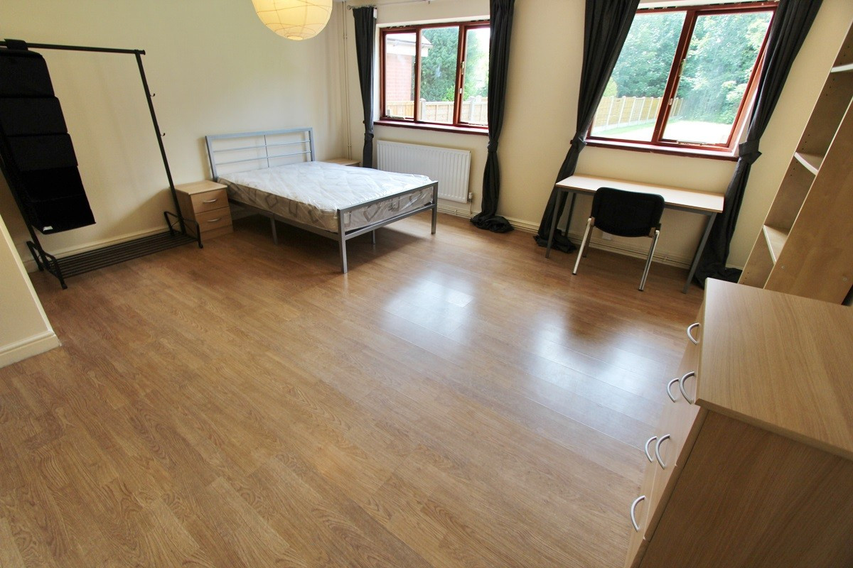4 bed student house for rent in Wald Avenue, Manchester, M14 6TW StuRents