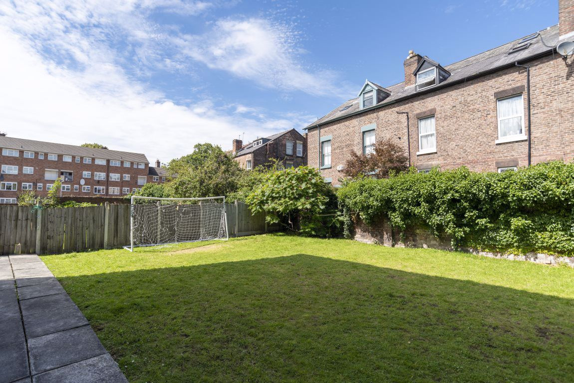 3 bed student house to rent on Croxteth Road, Liverpool, L8 3SF StuRents