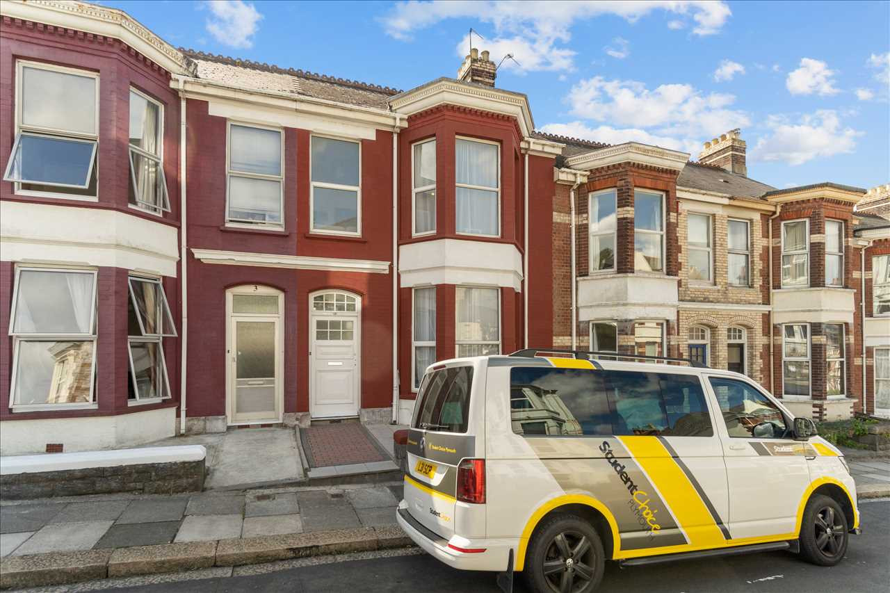 5 bed student house to rent on Hamilton Gardens, Plymouth, PL4 6PQ StuRents