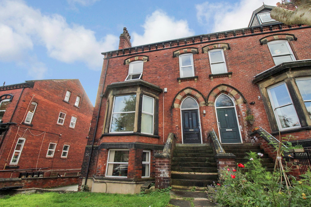 8-bed-student-house-to-rent-on-cardigan-road-leeds-ls6-3bj-sturents