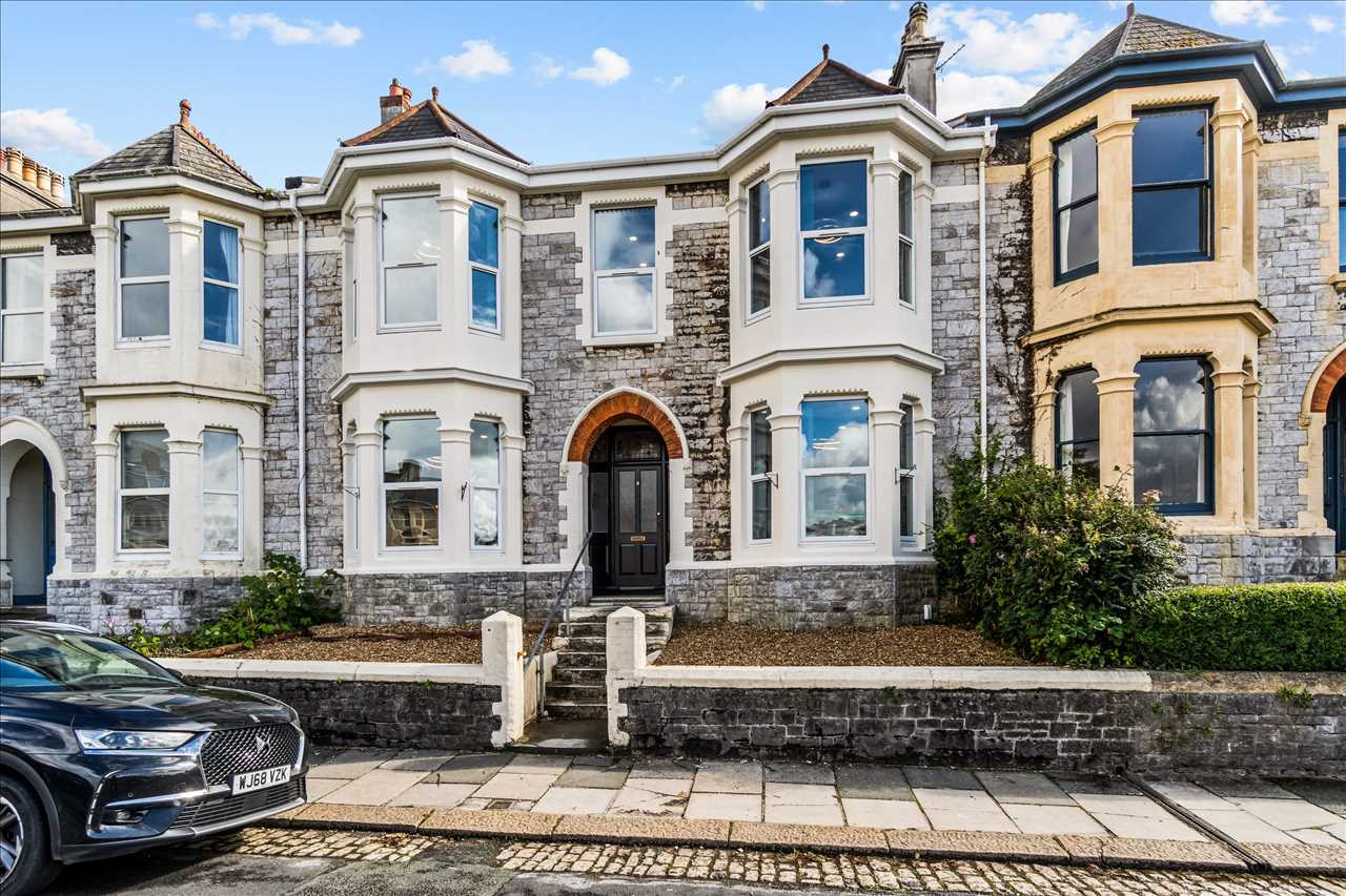 Student studio flat to rent on Gordon Terrace, Plymouth, PL4 6EP StuRents