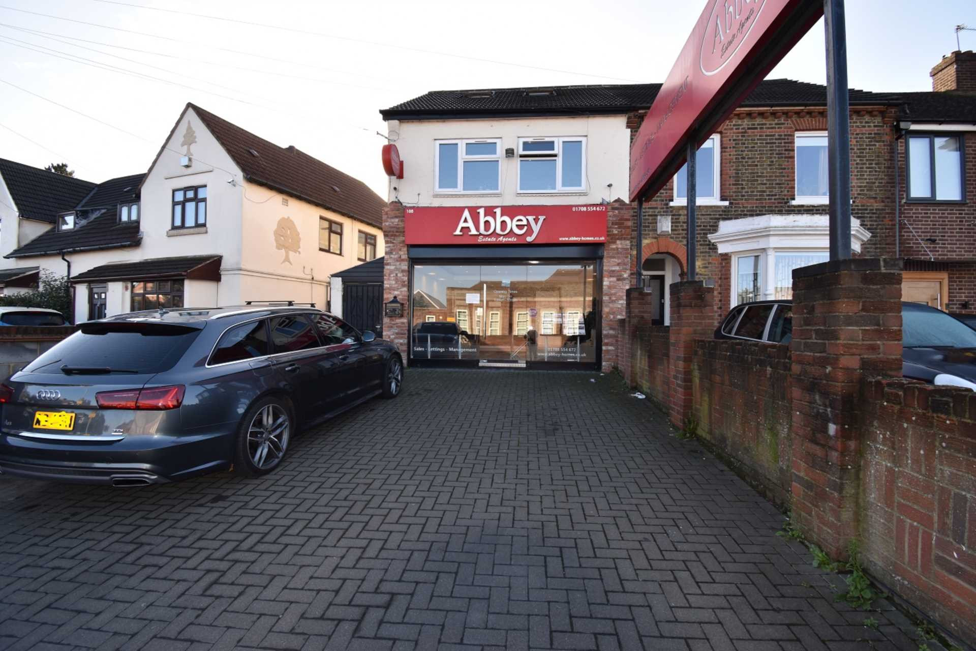 3 bed student house to rent on Upminster Road South, Rainham, RM13 9AB