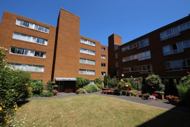 Student studio flat to rent on Homefield Park, Sutton, SM1, Sutton, SM1