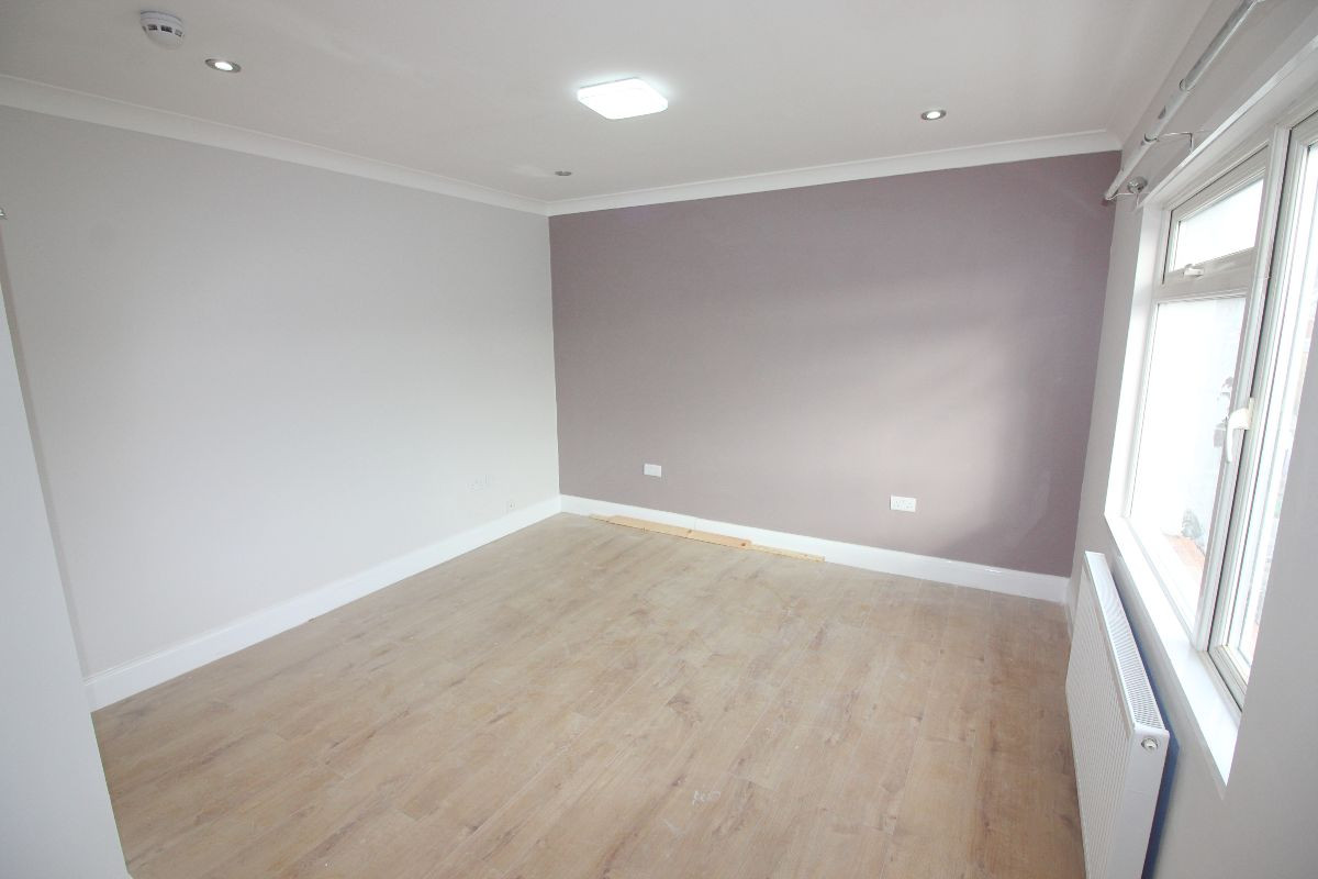 Student studio flat to rent on Northolt Road, London, HA2 8JD StuRents