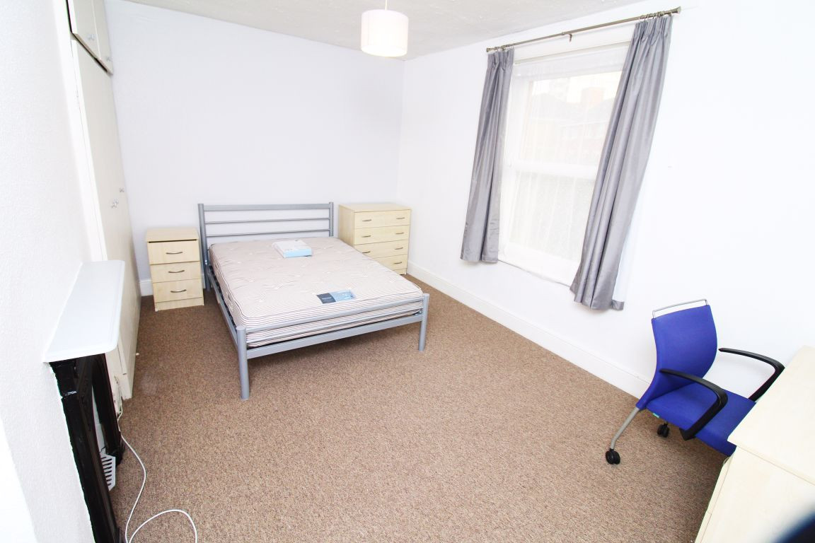 5 bed student house to rent on Morris Road, Southampton, SO15 2BR StuRents