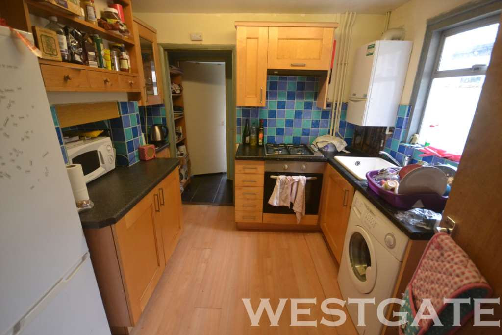 5 bed student house to rent on Donnington Road, Reading, RG1 5NE StuRents