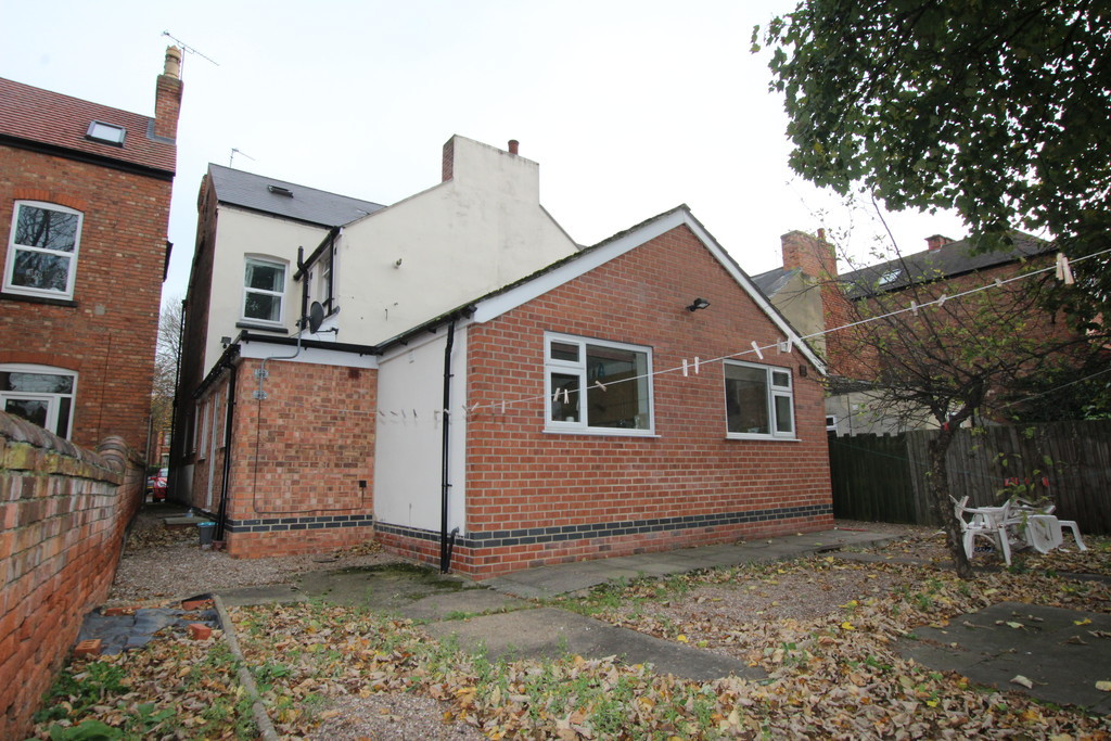 6 bed student house to rent on Melton Road, Nottingham, NG2 7NU StuRents