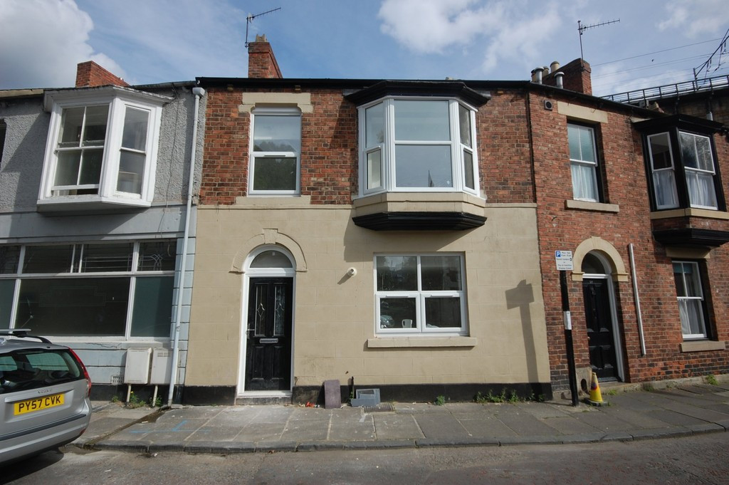 8 bed student house to rent on Sutton Street, Durham, DH1 4BW StuRents