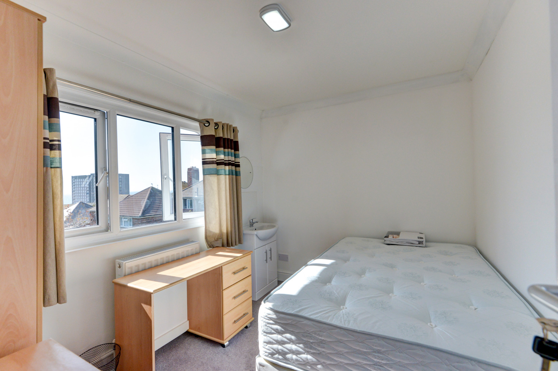 6 bed student house for rent in Egremont Place, Brighton, BN2 0GA