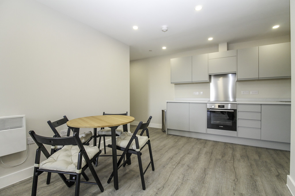 Student studio flat to rent on Stonegate Road, Leeds, LS6 4FL StuRents